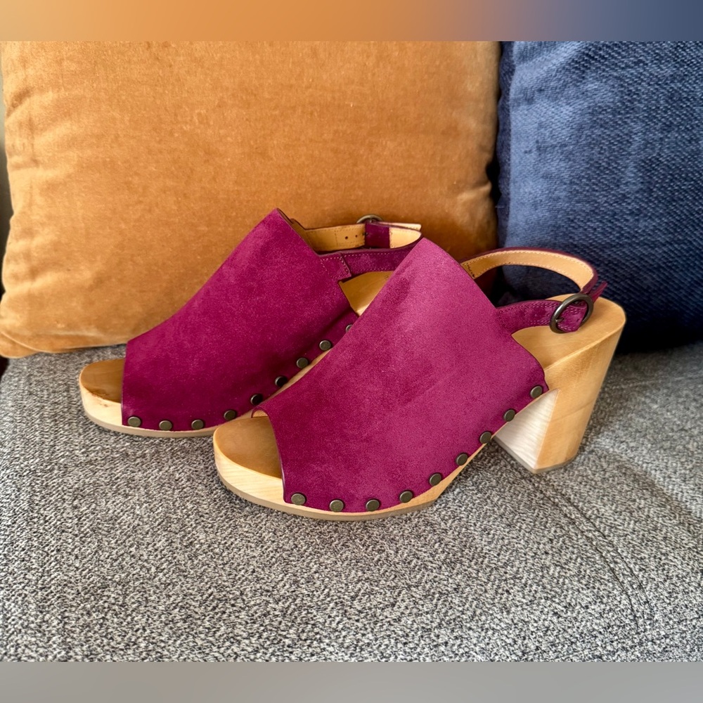 Sézane Dakota High Clogs, New in Burgundy Suede Open-Toe with Wooden Block Heel - Picture 9 of 11